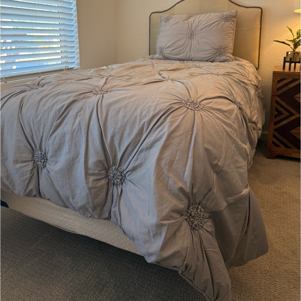 Pottery Barn Teen Quilt Comforter Grey Twin